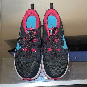 Ladies Nike wild trail running shoes as 7